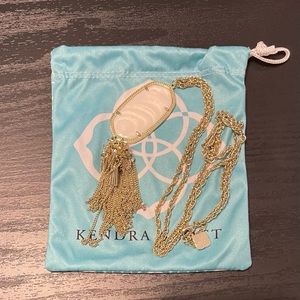 Kendra Scott necklace